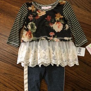 Bonnie Jean Matching Sets - NWT two piece long sleeve tunic and pants Bonnie Jean Matching Sets - NWT two piece long sleeve tunic and pants